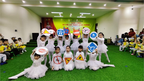 Sân chơi Bé với an toàn giao thông