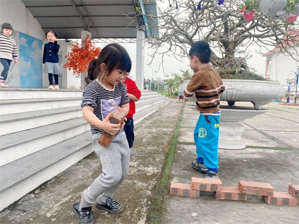 Lớp 4A1 - Các bé lao động cùng cô 2023-2024