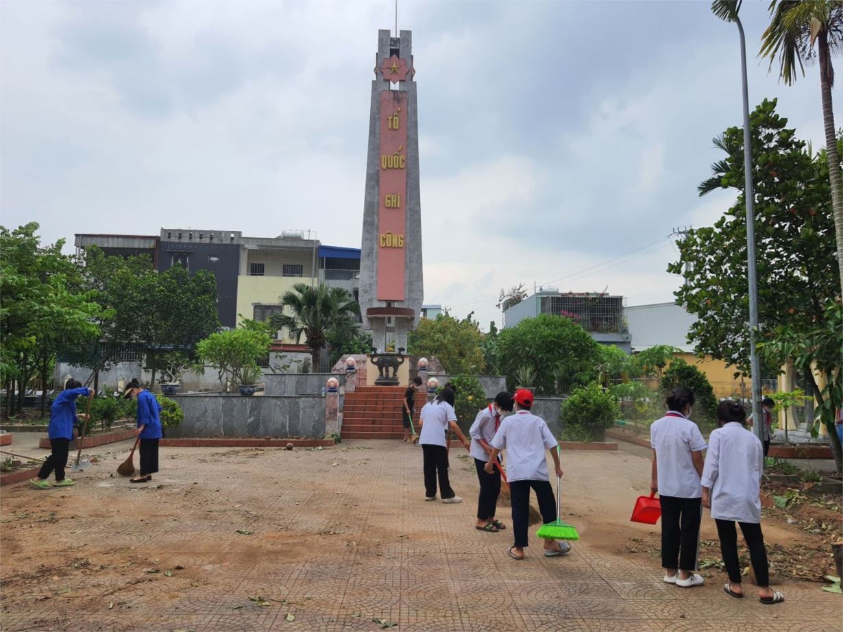 cac-em-hoc-sinh-truong-tham-gia-don-ve-sinh-nghia-trang-liet-si-xa-3_131202411.jpg