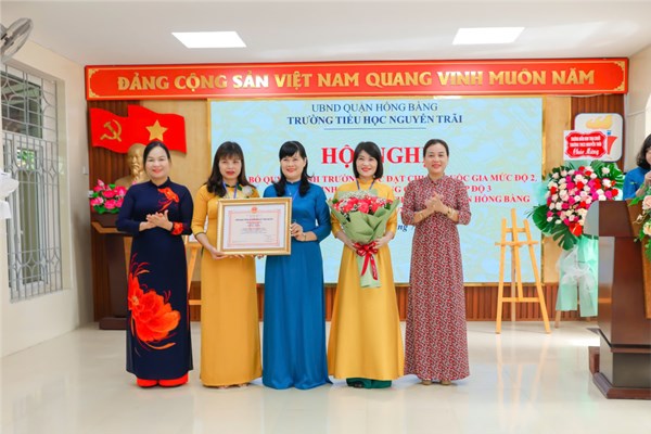 Hội nghị công bố quyết định công nhận trường chuẩn Quốc gia 