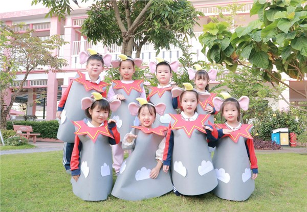 CHÚM ẢNH: CÁC NHÂN VẬT NHẠC KỊCH KHU RỪNG ẤM ÁP -  31/12/2025