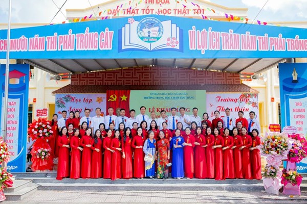 Khai giảng năm học 2025-2026, Đón bằng công nhận trường chuẩn quốc gia mức độ 2