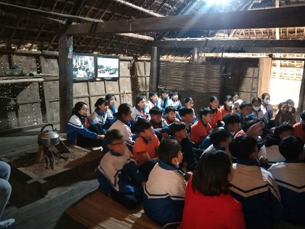 Một số hoạt động trải nghiệm thực tế tại Làng văn hóa các dân tộc và Bảo tàng quân sự Việt Nam