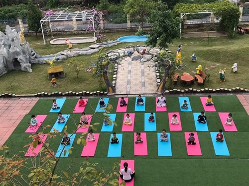 #Bé_tập_Yoga
#Trường_Mầm_non_Bạch_Đằng
