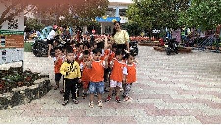 Chúng mình cùng đi xem múa rối nước tại Nhà hát Sông Cấm nào!