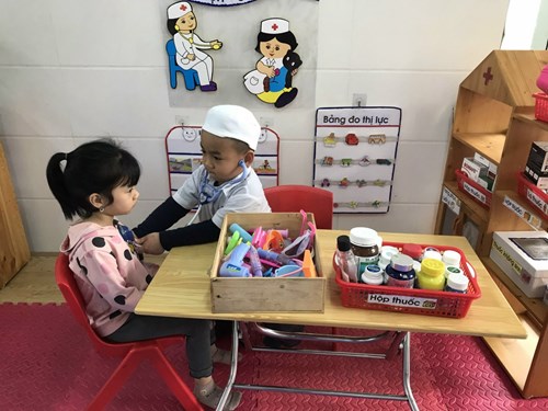 Giờ hoạt động vui chơi của các bé lớp 4B4