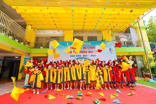 🏆🥈🎉Hân hoan tổ chức trao quà cho các thiên thần nhỏ đạt giải trong Chương trình Vượt qua thử thách vừa qua và dịp Tết Thiếu nhi 1/6🥰🥰
Cảm xúc lưu luyến chia tay các bạn nhỏ 5 tuổi xa mái trường Kênh Dương thân yêu