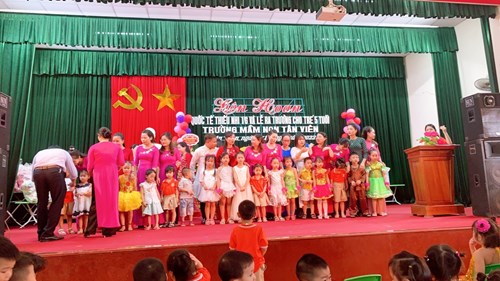 Liên hoan Quốc tế thiếu nhi và lễ ra trường cho trẻ 5 tuổi