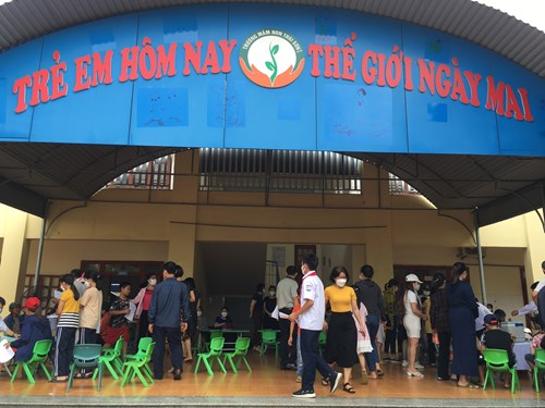 Trường mầm non Thái Sơn I tiêm vắc xin phòng Covid-19 mũi 1 cho trẻ từ 5 tuổi