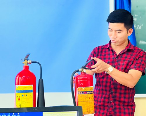 Thực tập phương án chữa cháy và cứu nạn cứu hộ, huấn luyện nghiệp vụ PCCC và CNCH năm 2022