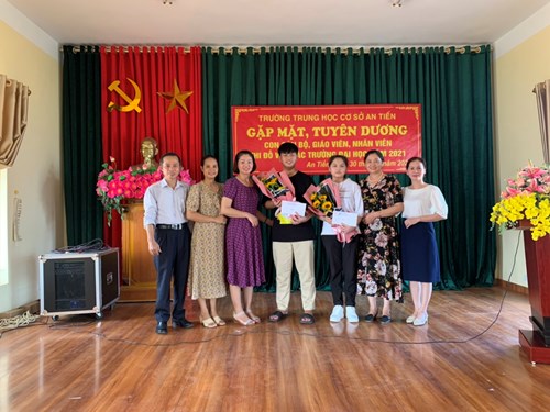 Chương trình gặp mặt tuyên dương con CBGV,NV nhà trường thi đỗ Đại học năm học 2021