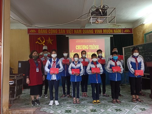 Chương trình “Sóng và máy tính cho em”: Gieo những hạt mầm yêu thương