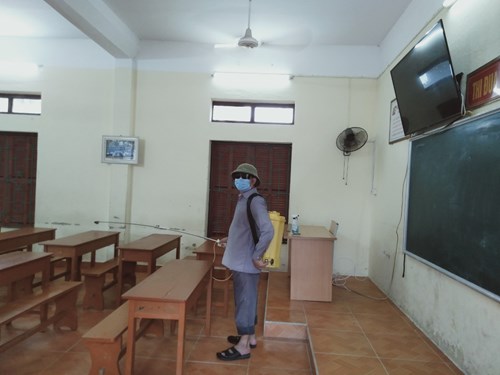 Trường THCS Quốc Tuấn tổng dọn vệ sinh