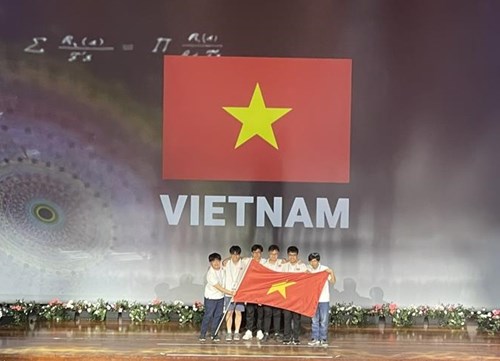 Học sinh Việt Nam đạt điểm tối đa 42/42 điểm tại Olympic Toán học quốc tế 2022