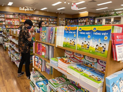 Đề xuất sử dụng ngân sách mua sách giáo khoa cho học sinh mượn