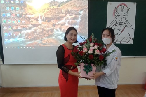 Tổ Văn - Sử - Địa - GDCD tích cực đổi mới sinh hoạt chuyên môn theo hướng nghiên cứu bài học