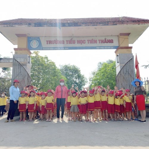 Hoạt động trải nghiệm của học sinh lớp 5 tuổi trường Mầm non Tiên Thắng